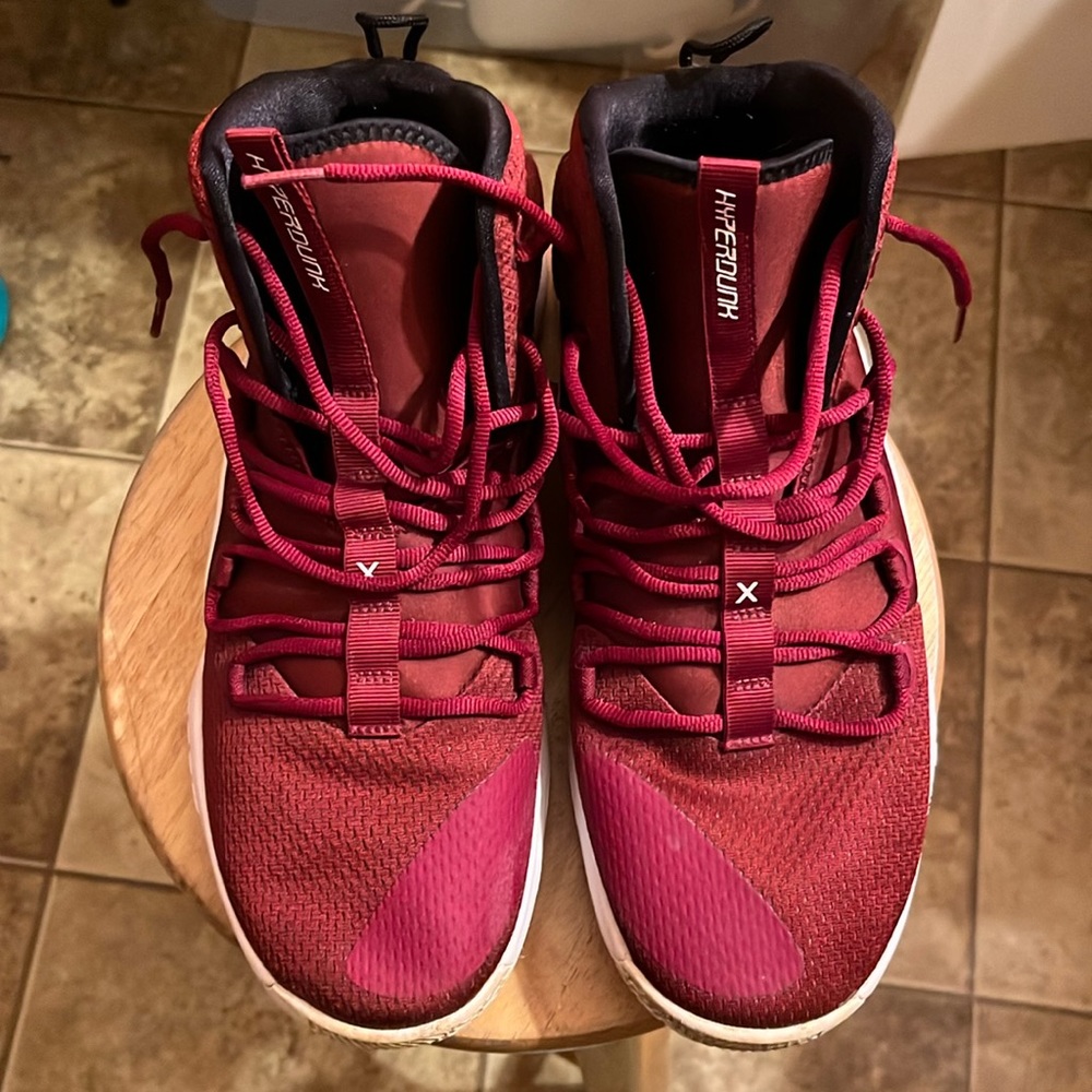 Nike Hyperdunks Men’s 12